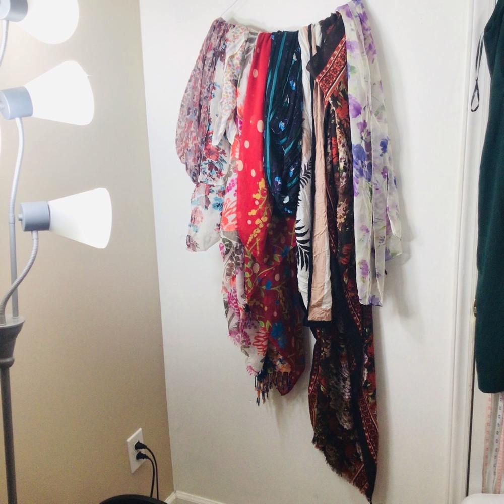 10 Colorful Patterned Scarves Collection - Picture 5 of 6